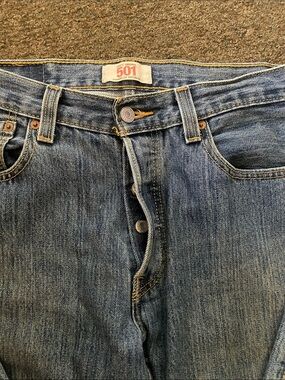 Vintage Levi's Straight-Leg Men's Jeans in Blue Denim
